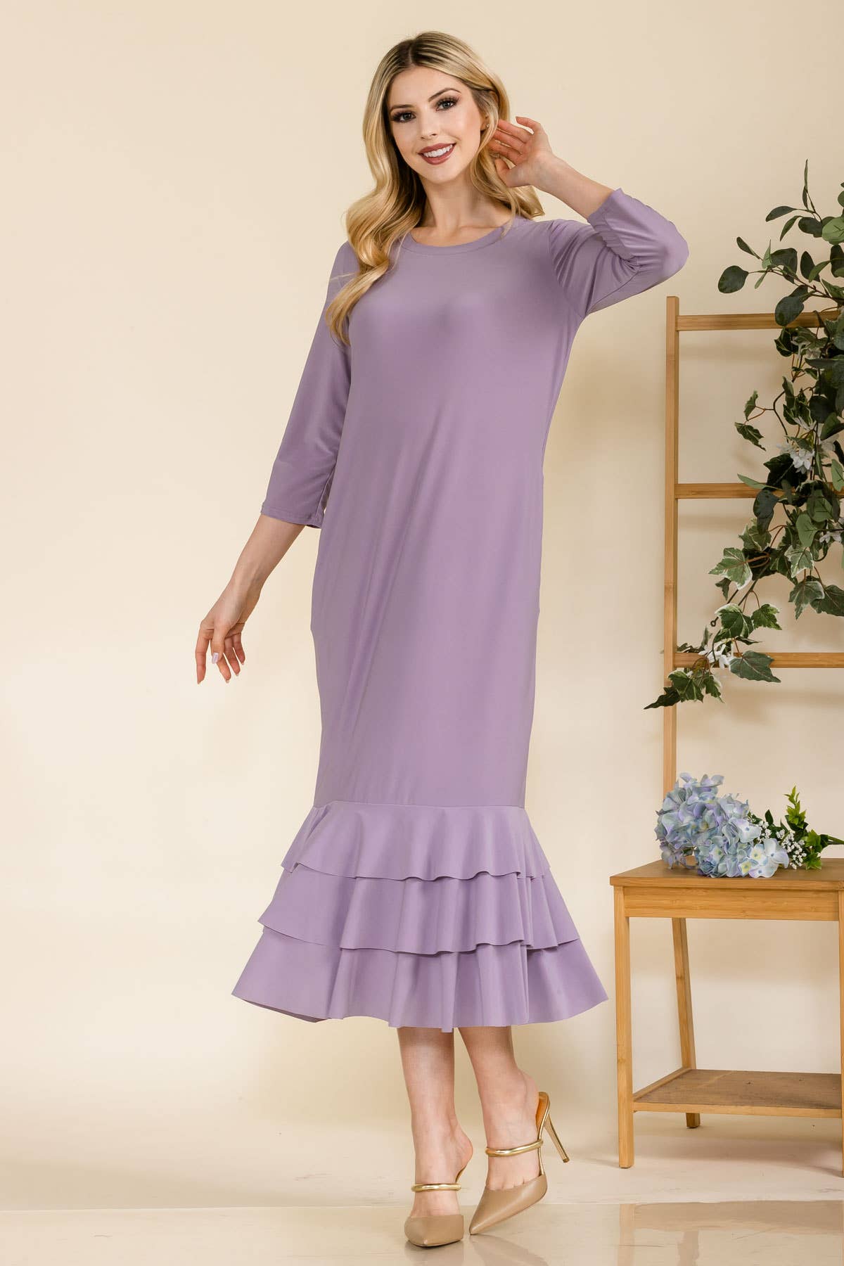 Celeste Clothing – Großhandel Kleid – Damen – Großgrößen-Midikleid mit gestuften Rüschen und 3/4-Ärmeln51