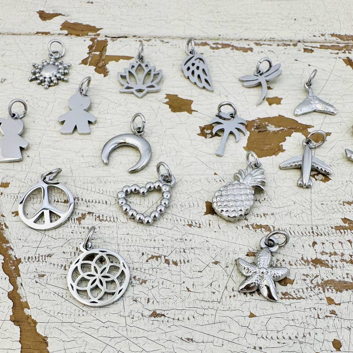 Gold Charm Junge für den Großhandel auf Faire2