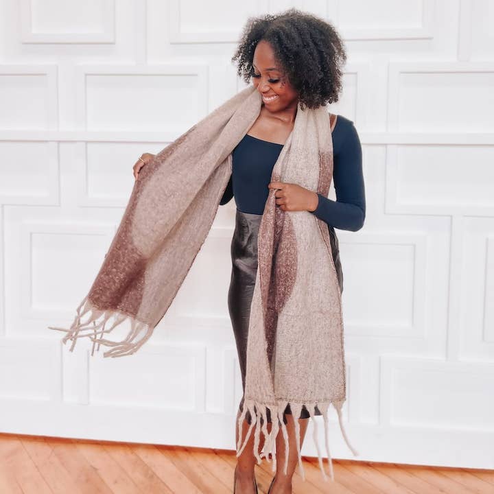 Pretty Simple - Wholesale Scarf - Women's - Wavy Elegance Fringe Scarf