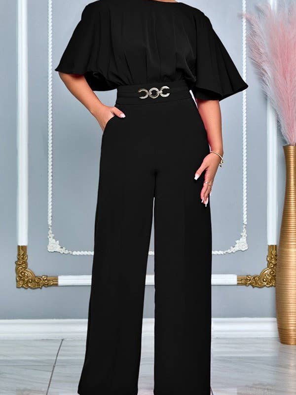 Combinaison à jambes larges avec taille ceinturée pour la vente par Aria Romance