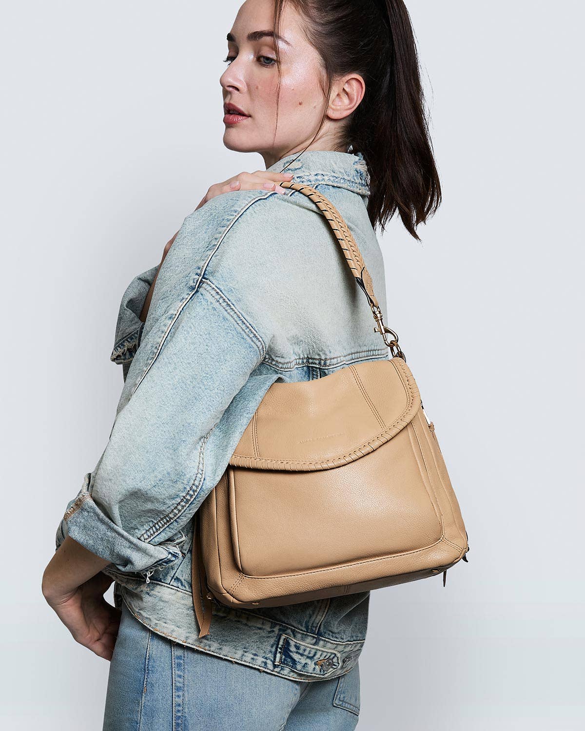 Kameel Alles Voor Liefde Zip Top Convertible Schoudertas voor groothandel op Faire2