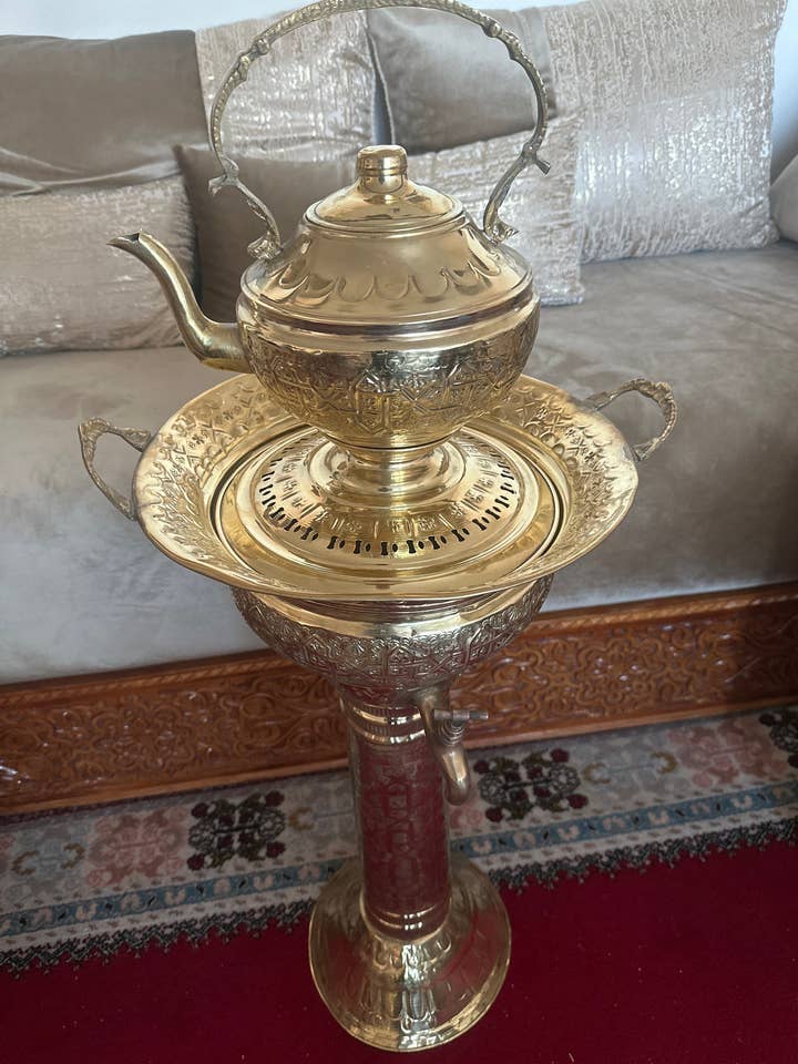 Håndlavet Vintage Marokkansk Messing Vaskesæt med Kvast for engroshandel hos Marrakech Bazaar