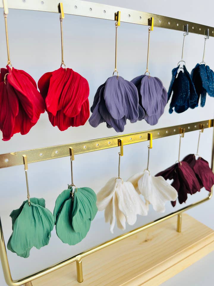 Pendiente con forma de pétalo, arcilla ligera, colgante con forma de flor para venta al por mayor de Wyeth Jane