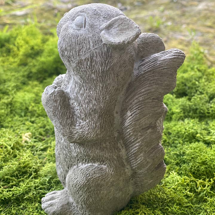 Backyard Stone Art - Wholesale Outdoor Ornament/Decor - Concrete Squirrel Figurine Statue, Squirrel Garden, 4.5"x3"