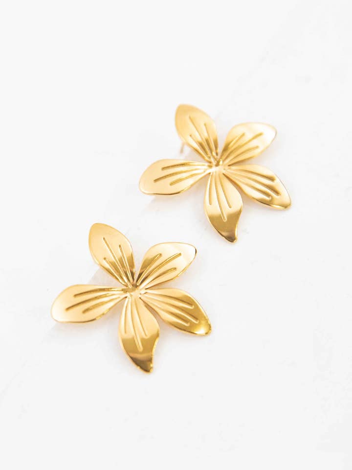 Luau Flower Earrings for wholesale by Lovoda