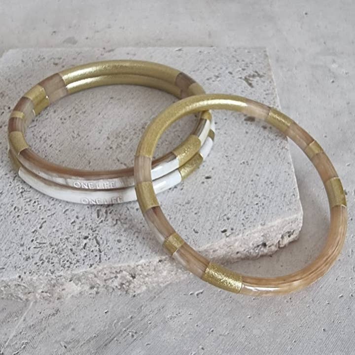 Le Coin Sauvage - Wholesale Bangle Bracelet - Horn Bangle Bracelet - Message - One Life - 5 mm1