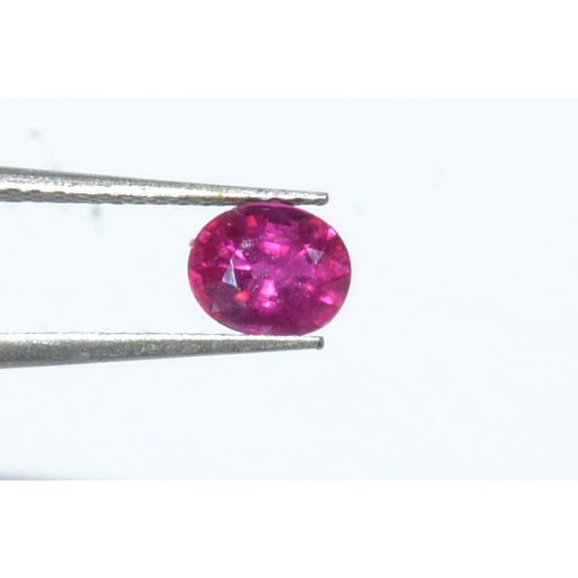 Rubí Oval Facetado 6*5 mm ( Alta Calidad) para venta al por mayor de Dmineral