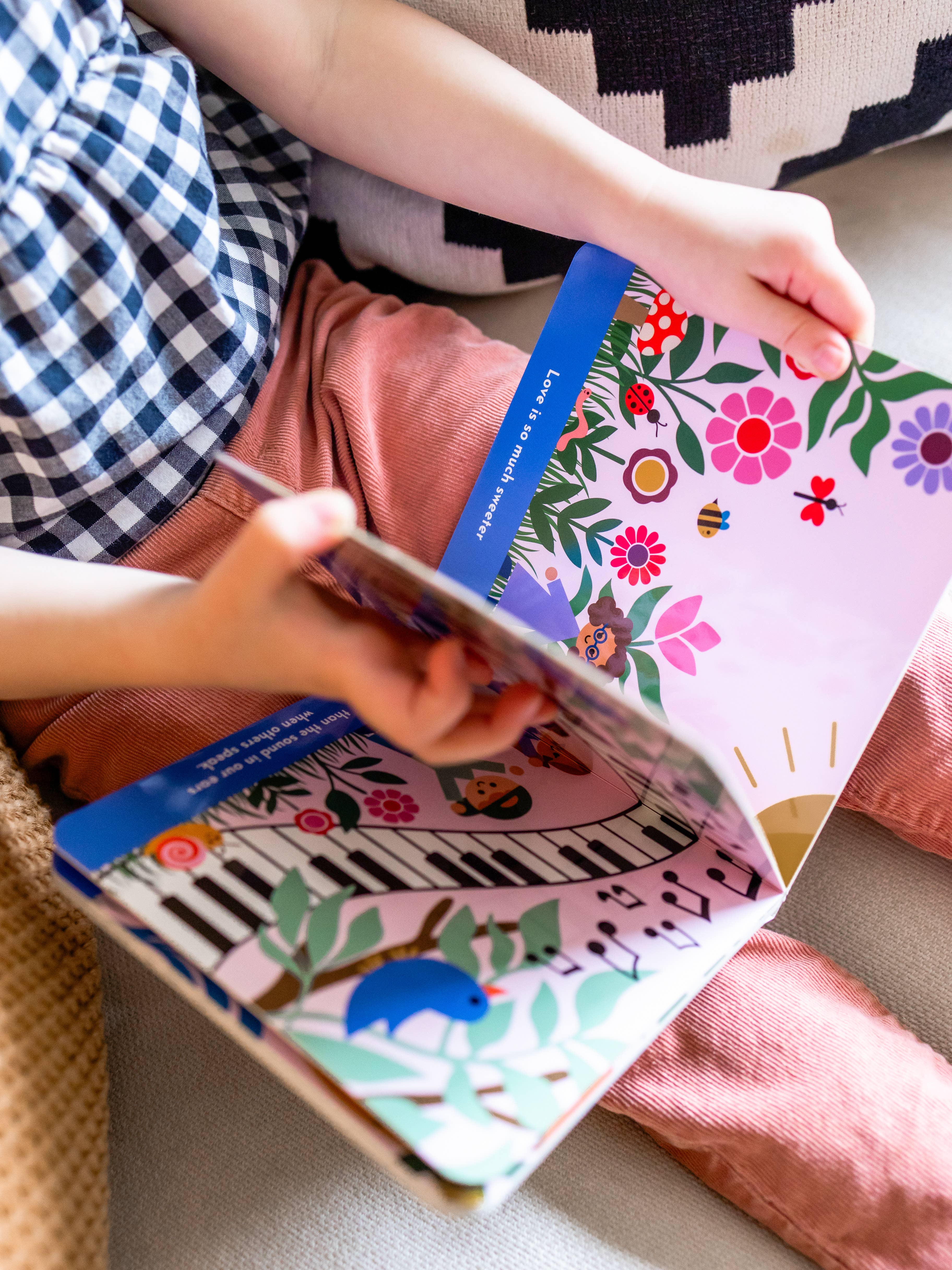 To The King Publishing Inc. - Wholesale Baby & Toddler Book (0-2) - Love Is Better - Christian Board Book (ages 0-3)1