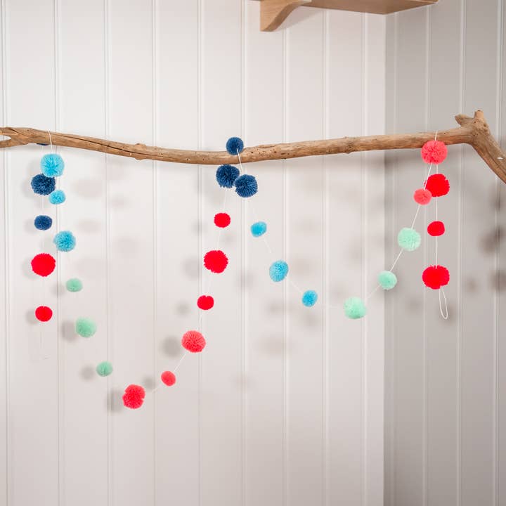 PomPom Galore - Vendita all'ingrosso Bandierine/Ghirlande - Ghirlanda Sherbet Pom blu, verde e rosa2