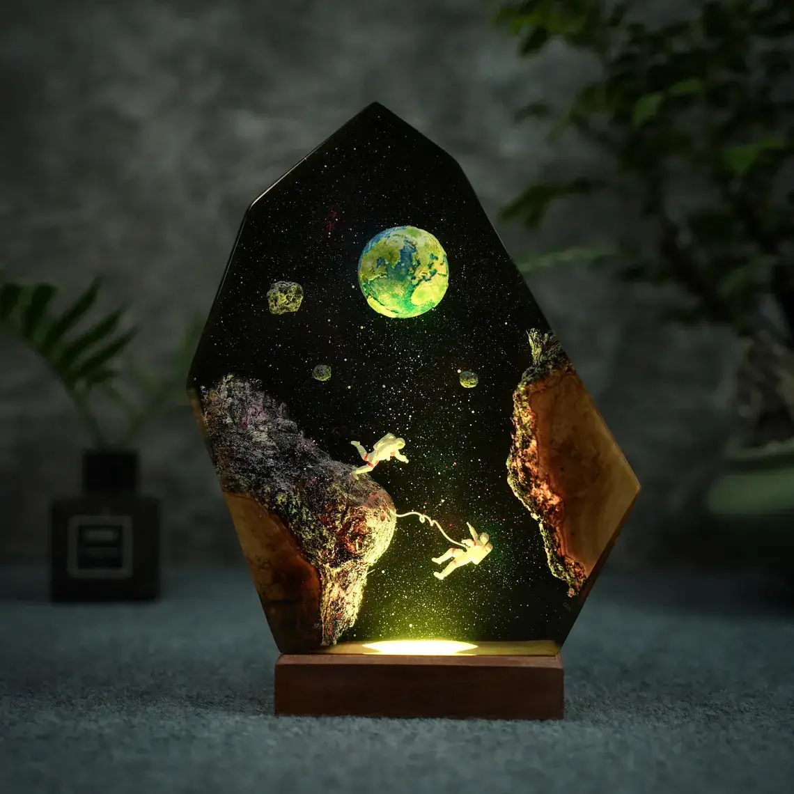 Merchemy - Wholesale Accent/Desk Lamp - Astronaut Space Galaxy Spacecraft Resin Lamp Desk Light 4