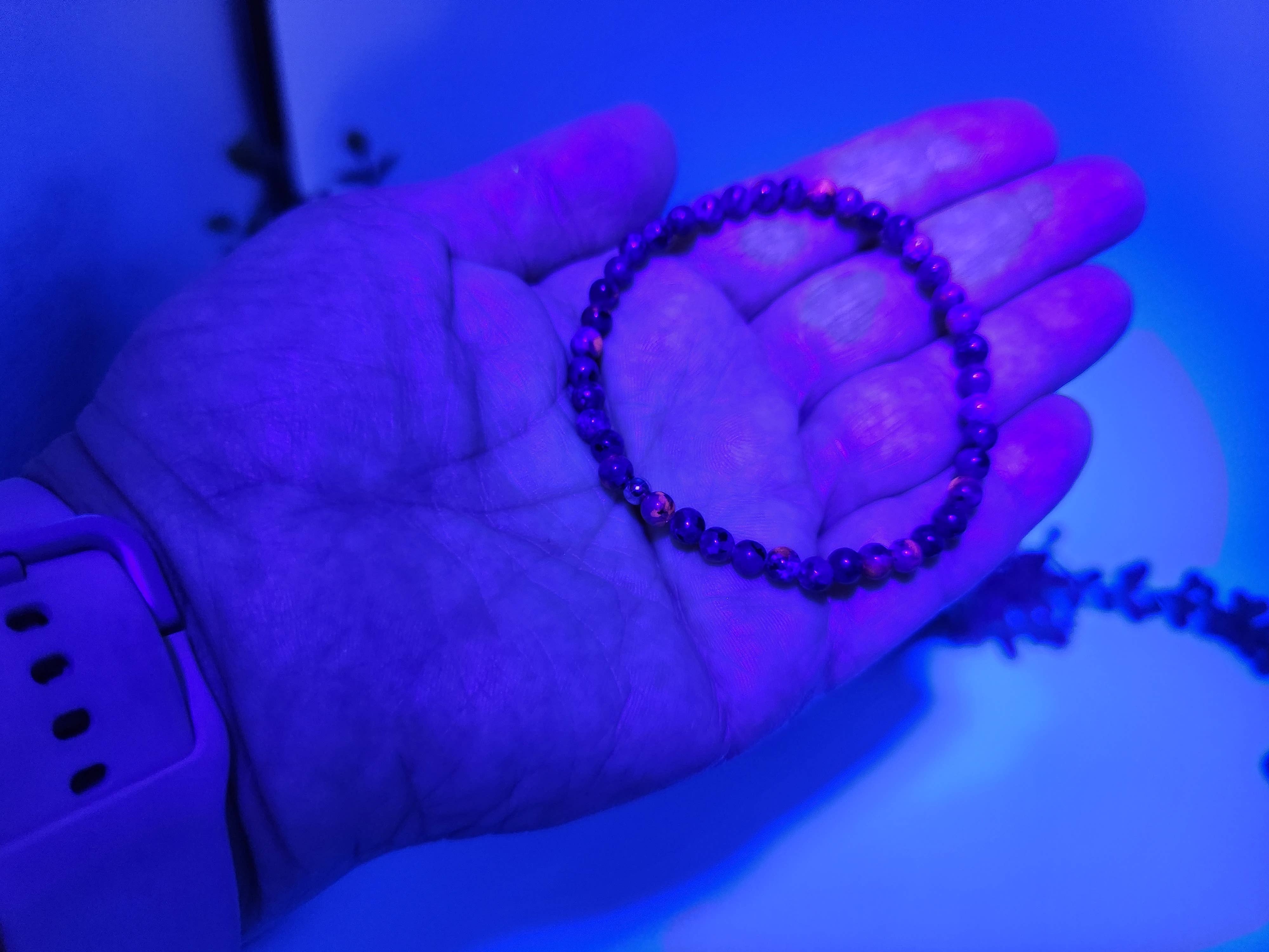 Meraki Gemstones - Wholesale Armband met kralen - Yooperlite rekbare edelsteenarmband 4 mm (UV-reactief)7