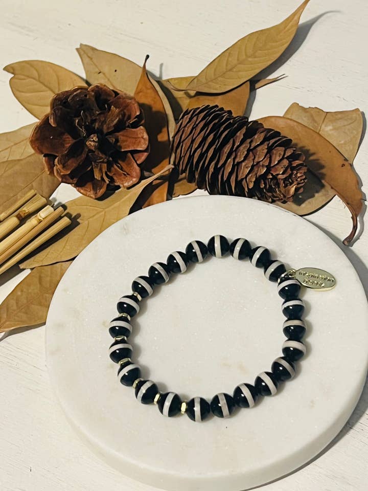 Bracciale impilabile in agata a righe nere per la vendita all'ingrosso da parte di Inspiration Beads