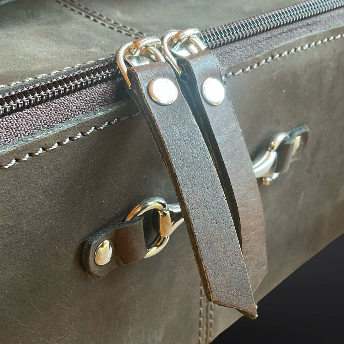 Westrian International - Wholesale Toiletry Bag - Women's - Equestrian Toiletry Bag Distressed Oily Leather Snaffle Bit7