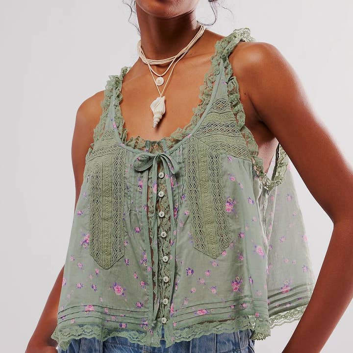 Rosa Clothing - Wholesale Tank Top - Women's - Y2K Sexy Lace Patchwork Buttons Camisole1