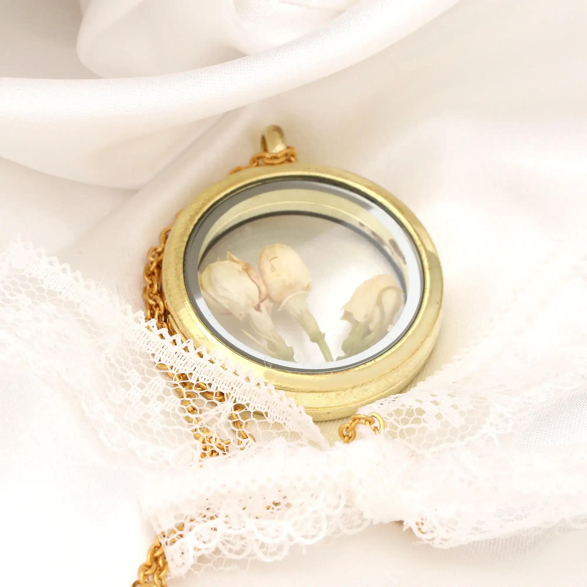 MadamLili - Wholesale Pendant/Charm Necklace - GENUINE YASMIN FLOWER LOCKET NECKLACE - VIK-696