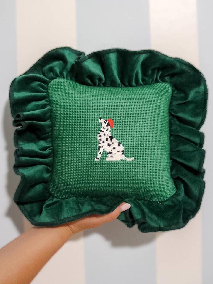 Coussin Brodé Dalmate pour la vente par Southern Decorative