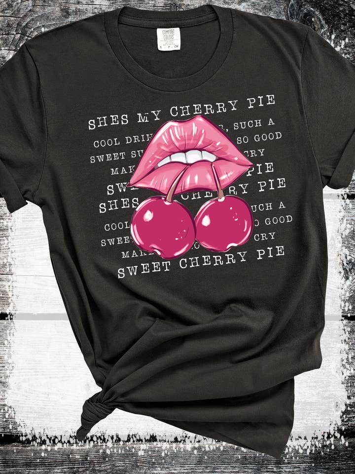 Elle est ma tarte aux cerises Poison Groupes de rock des années 80 Musique des années 90 Warrant pour la vente par A Blessed Texas Mess Boutique