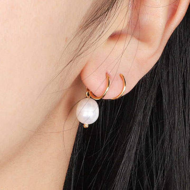 Gold Pearl - Double Twist Earrings for wholesale by Salted Avenue