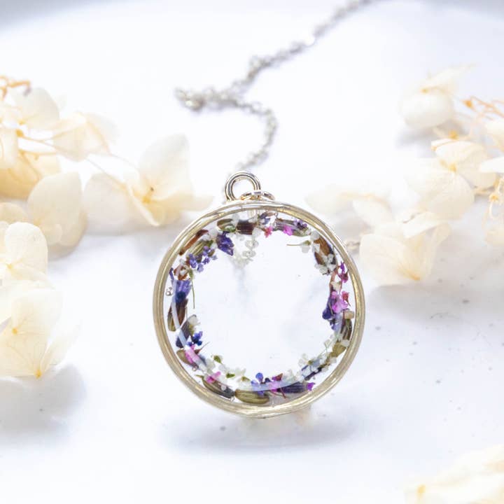 Laella Round real lavender and queen anne's lace necklace for wholesale by Allie and Posie