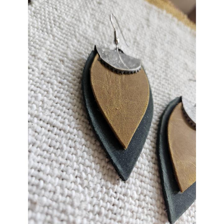 Native Leather Co - Vente Boucles d'oreilles pendantes - Boucles d'oreilles en cuir découpé à la main, couleur sarcelle et citron profond, en couches