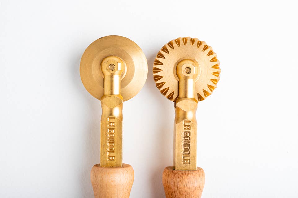 LA GONDOLA - Vendita all'ingrosso Utensile/attrezzo da cucina - Set di utensili per pasta: 2 coltelli professionali per pasta La Gondola1