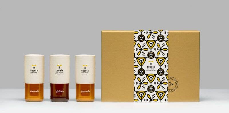 TESELA NATURA, S.L. - Wholesale Honing - TESELA Geschenkdoos Solar Edition Rauwe Honing - 3x320 g1