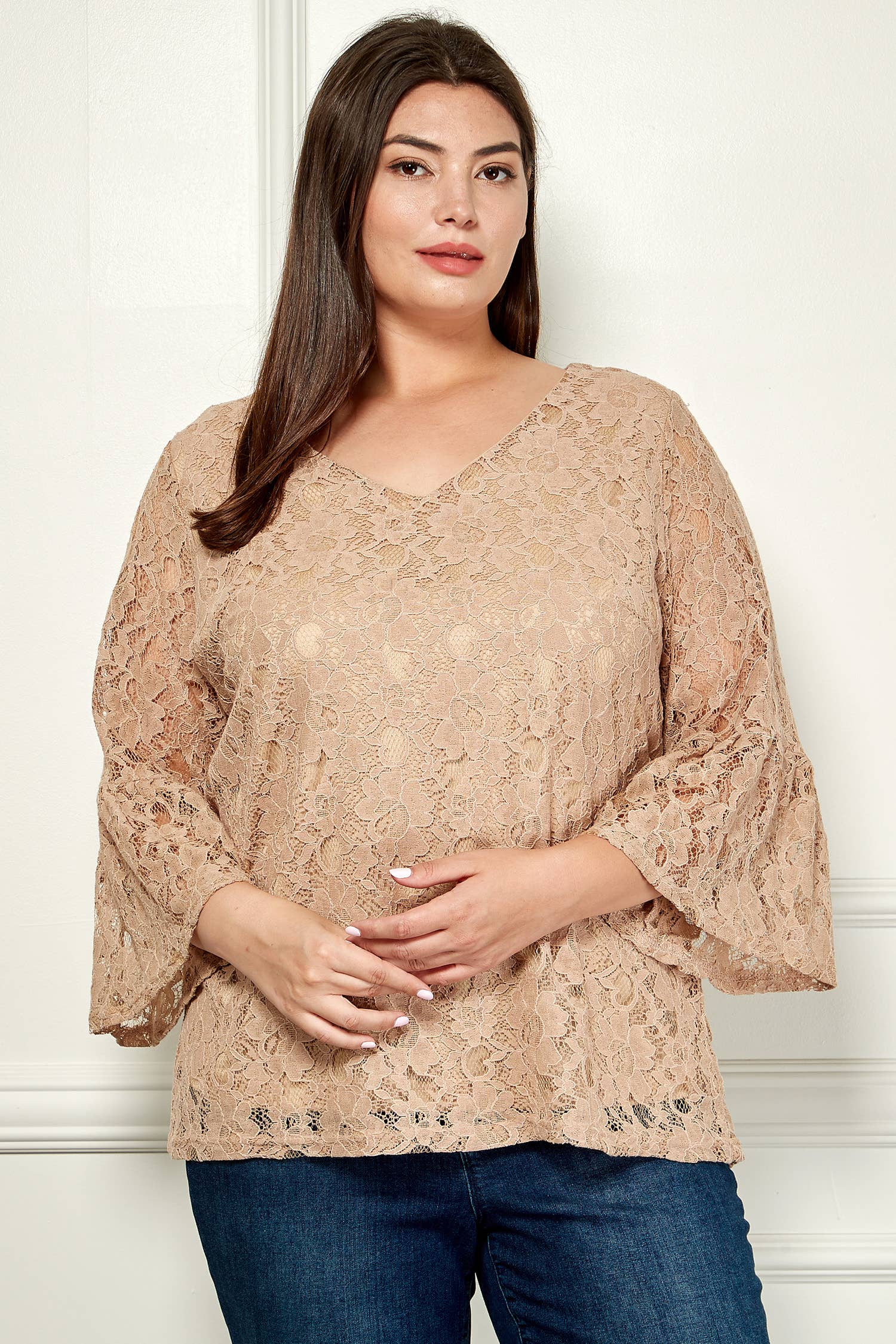 Winslow Collection – wholesale Blouse – Women’s – PLUS SIZE V- NECK ELBOW SLEEVE LACE TOP G9018250PX1