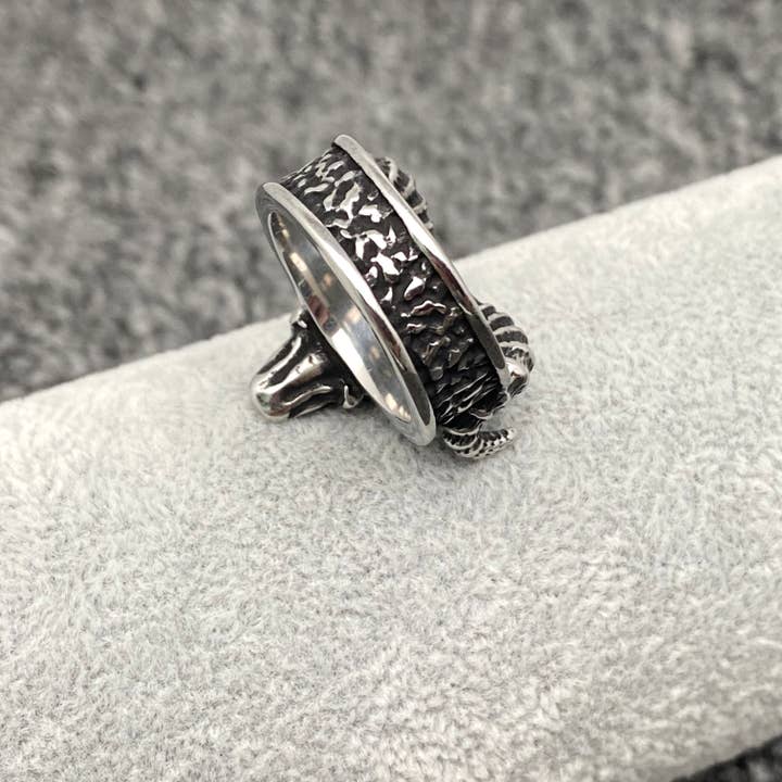 Mio Queena - Vendita all'ingrosso Anelli con sigillo - MJ/MR - Anello in acciaio inossidabile a forma di teschio di pecora2