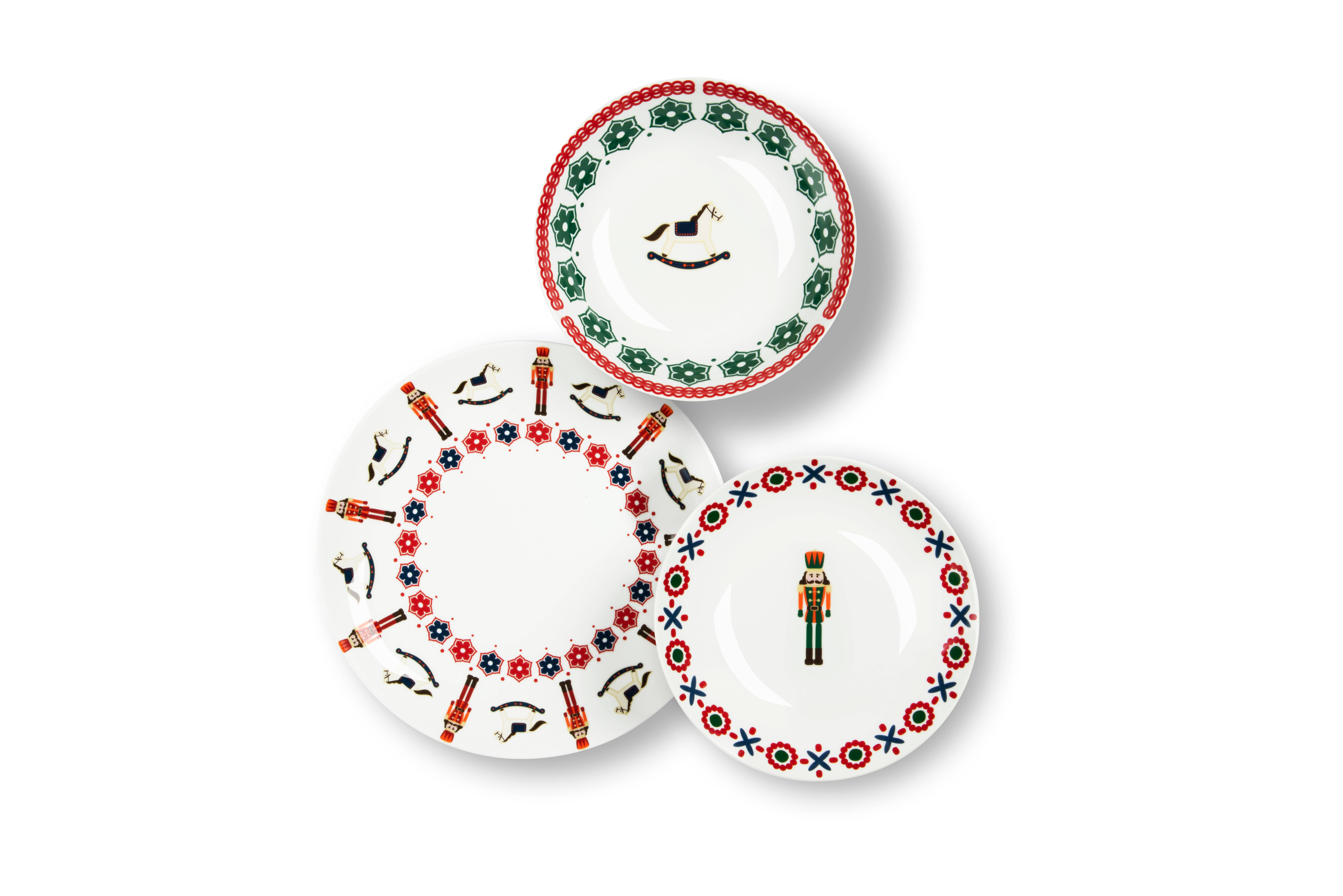 multicolour Christmas Dinnerware Set 18 pcs Nutcracker for wholesale on Faire4