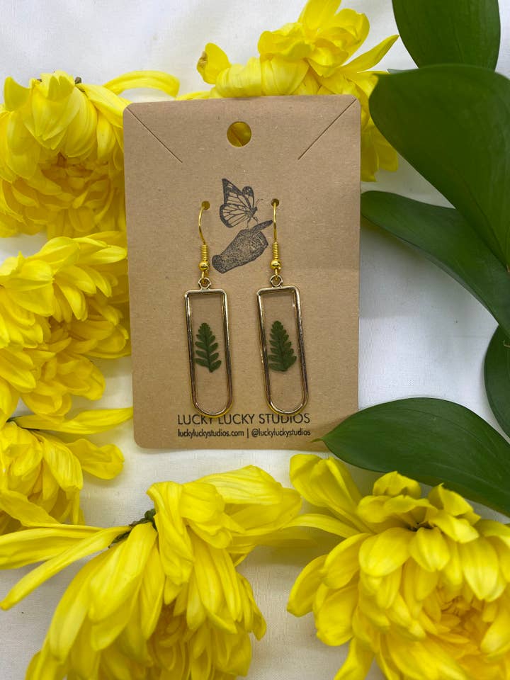 Ohrringe aus echten Farnen (halbovale Fassung) für den Großhandel von Lucky Lucky Studios