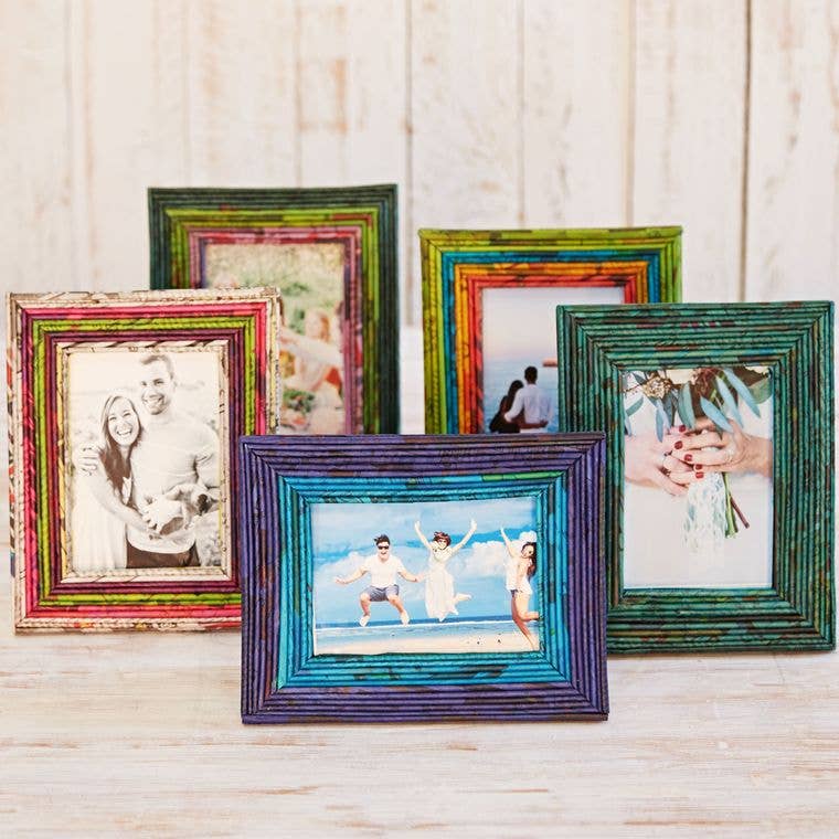 The Paper High Gift Company Limited - Wholesale Picture Frame - Recycled Newspaper Photo Frame - 4 x 6 Picture Frame13