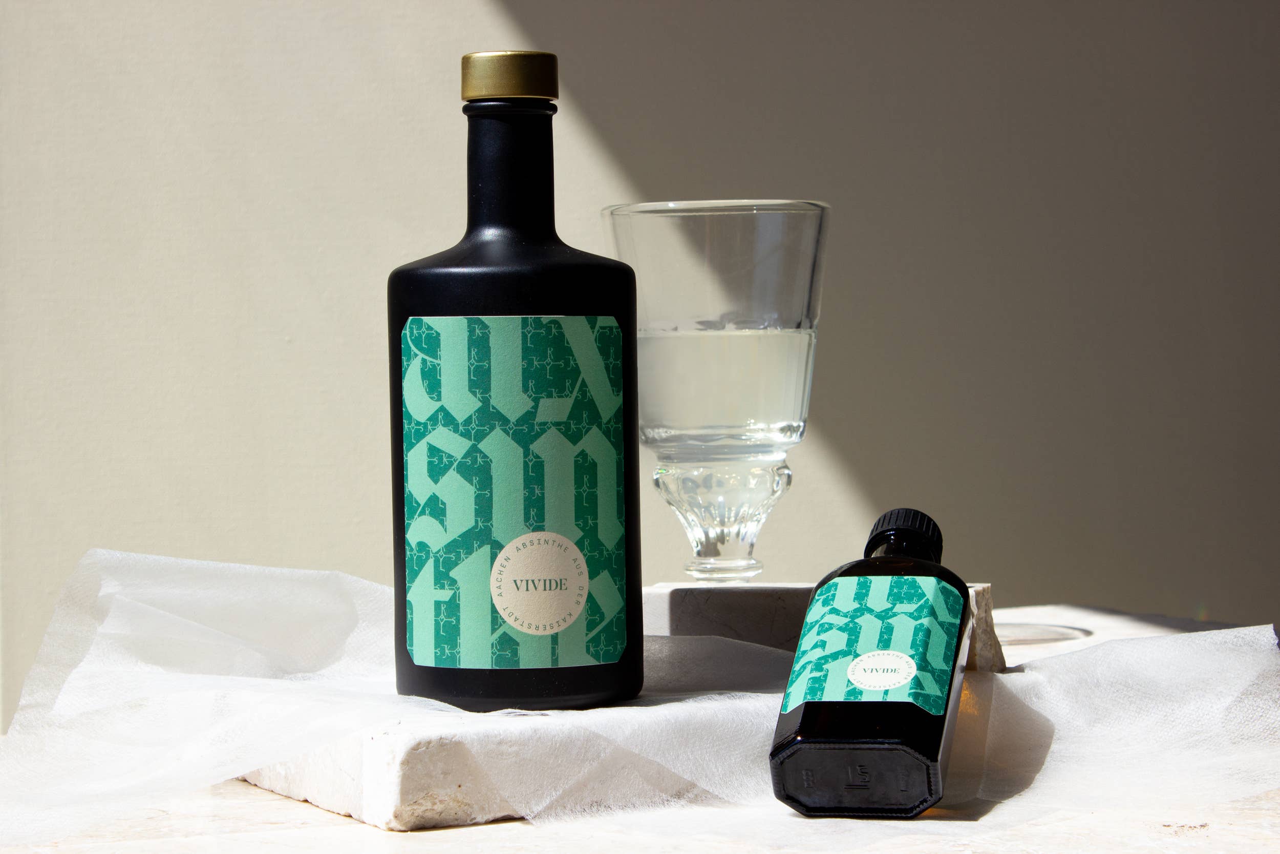 Aixsinthe - Wholesale Gin - Aixsinthe Vivide0