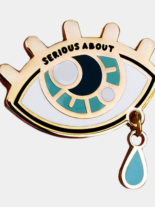 OCCHIO D'ORO, spilla in smalto per la vendita all'ingrosso da parte di Seriou About