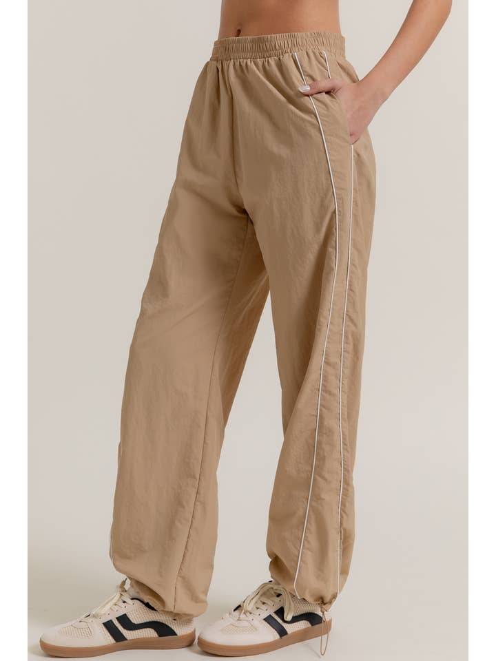 Active Basic | Active USA - Vendita all'ingrosso Pantaloni sportivi - Donna - Pantaloni da tuta in tessuto anorak con profili laterali e fermo di apertura7