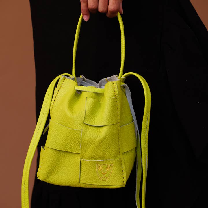LOLA Y TULA - Wholesale Crossbody Bag - Women's - BELLA BUCKET BAG // HIGHLIGHTER YELLOW4