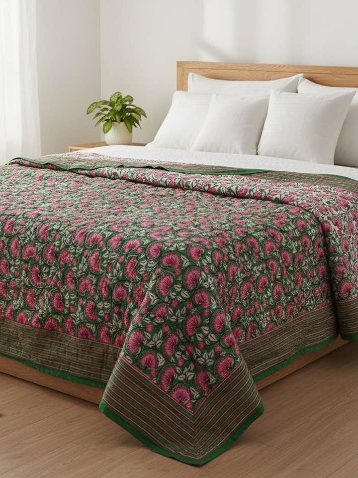 Couette Florale en Coton Bio Fabriquée à la Main à Jaipur #4 pour la vente par Akshu & Ameirah