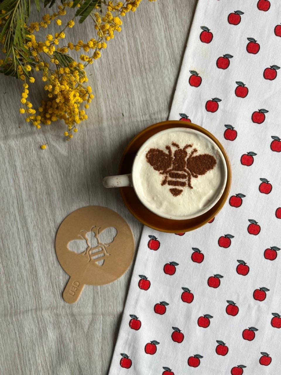 Uniberry 3D - Wholesale Drink topper - Bij - Sjabloon - Koffiesjabloon1