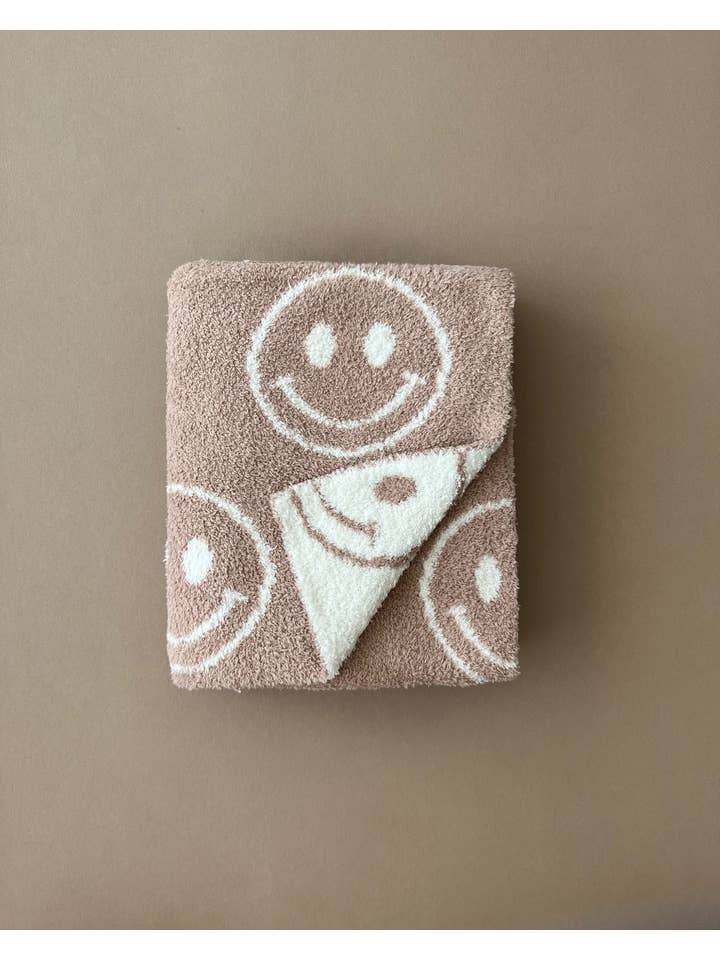 Lucky Panda Kids - Wholesale Bedding Blanket - Kids & Baby - Smiley Fuzzy Blanket | Latte4
