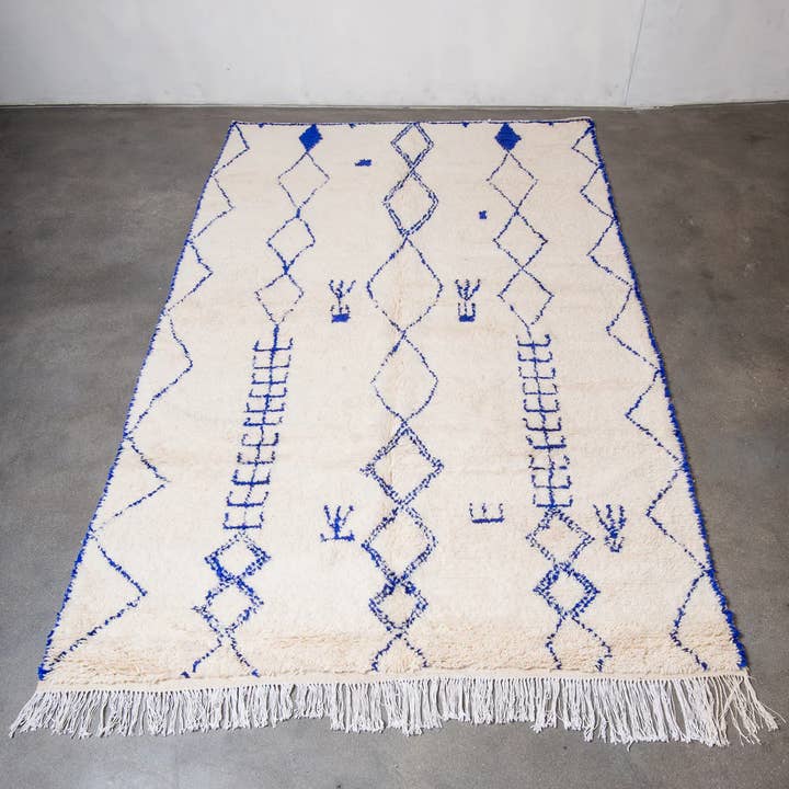 BerberNest - Vente Tapis - Tapis marocain berbère blanc et bleu, tapis Azilal, tapis shaggy1
