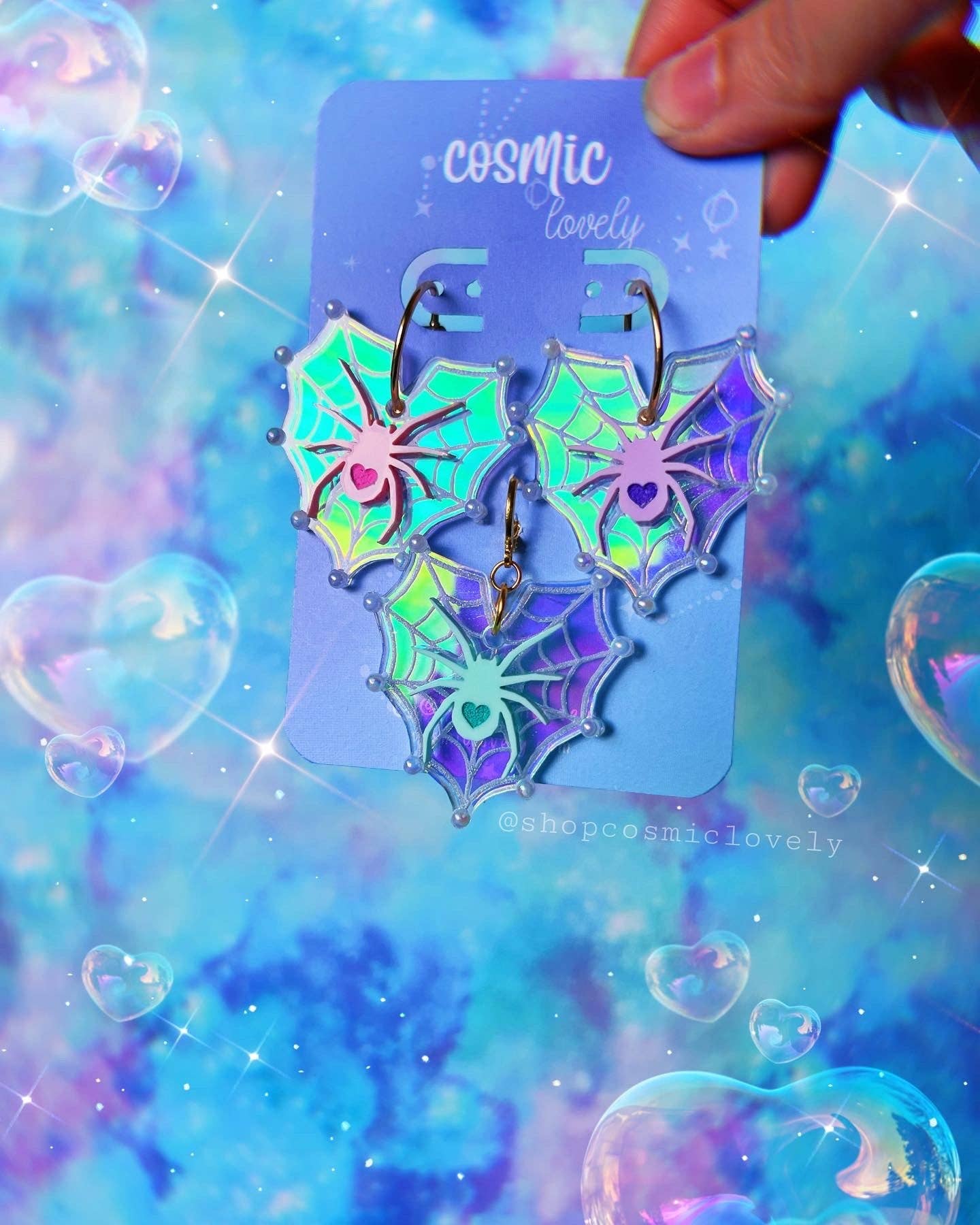 Cosmic lovely – wholesale Hängande örhängen – Skimrande Spider Heart Örhängen0