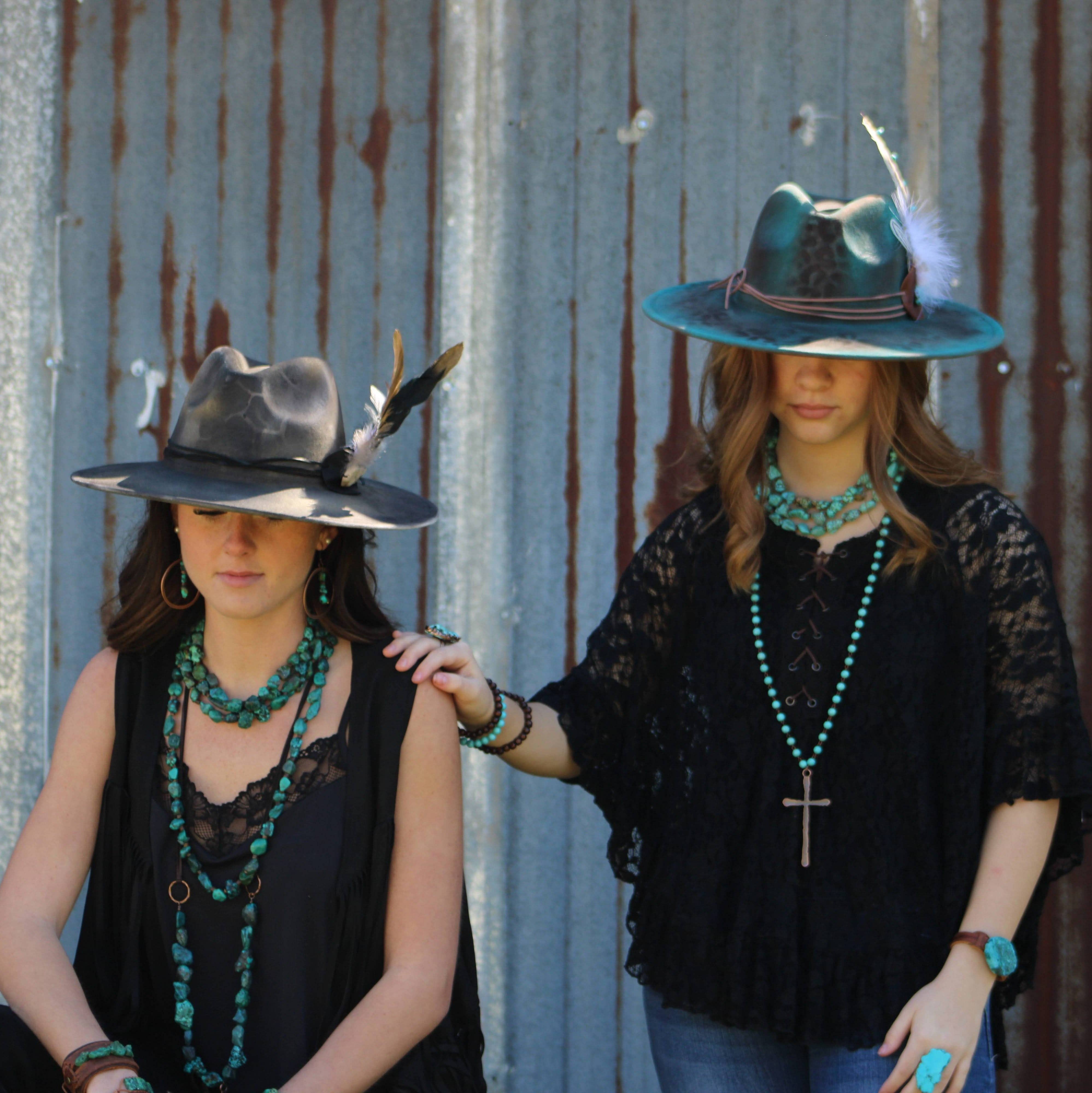 The Jewelry Junkie - Wholesale Pendant/Charm Necklace - Turquoise Long Beaded Necklace with Antique Copper Cross 255r1