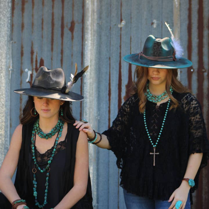 The Jewelry Junkie - Wholesale Pendant/Charm Necklace - Turquoise Long Beaded Necklace with Antique Copper Cross 255r1