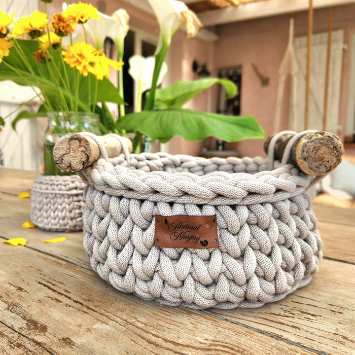 Naturalmarjory – wholesale Basket – Crochet and driftwood basket