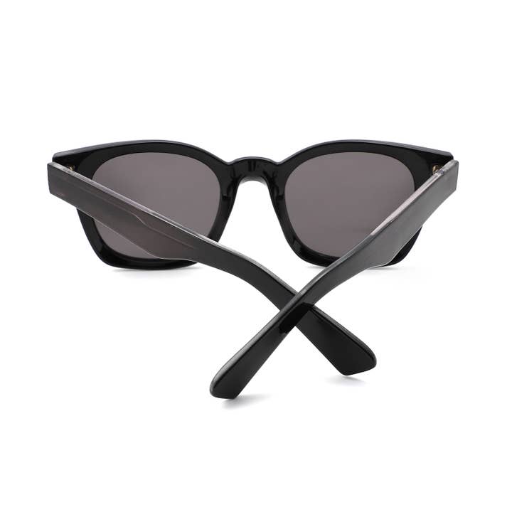 Cramilo Eyewear - Wholesale Sunglasses - Women's - Retro Square Polarized Curved Modern Fashion Sunglasses