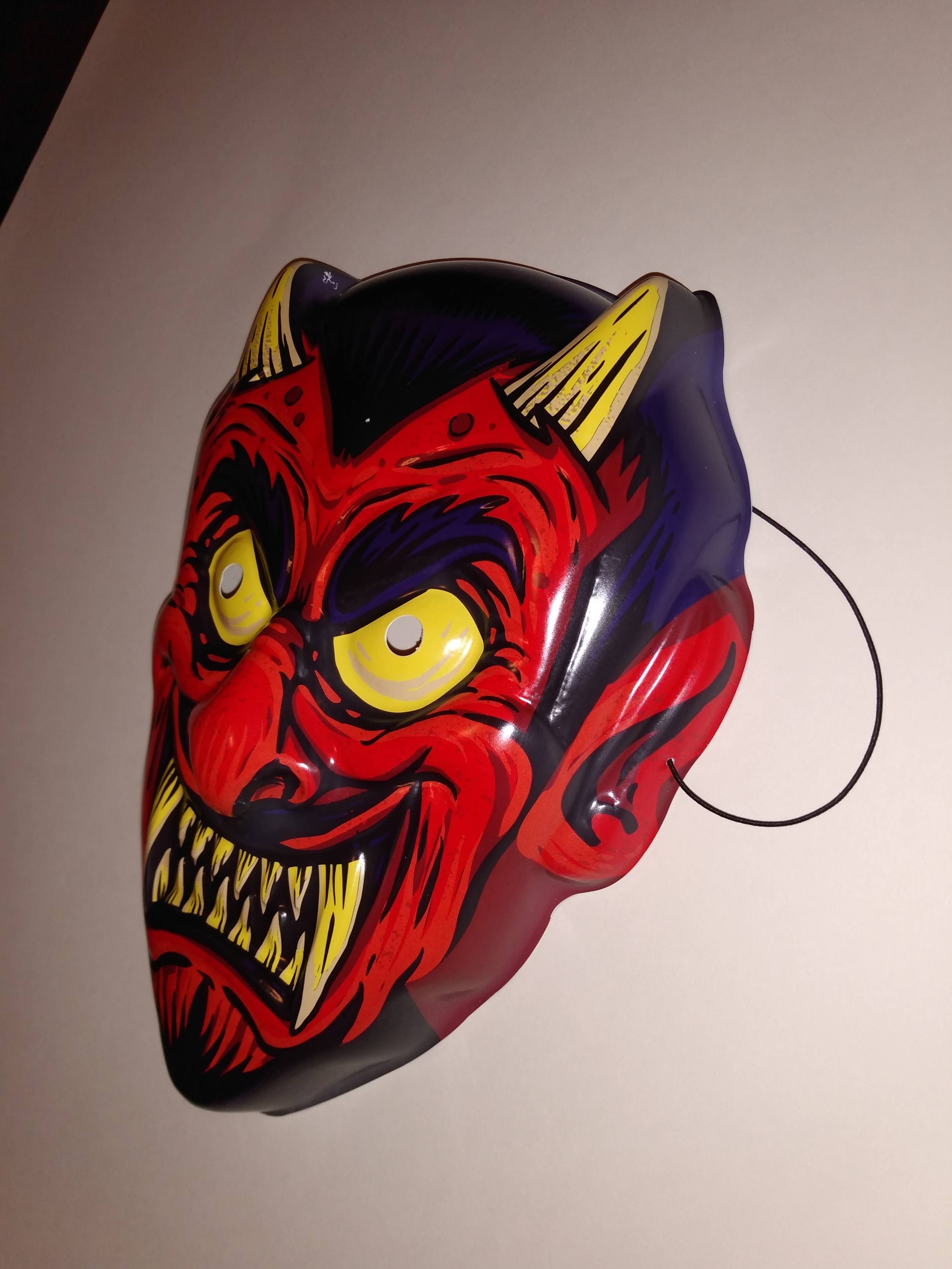 GOBLINHAUS – Engroshandel Kostume - Voksen – GOBLINHAUS maske «Diablo» i vintage Halloween-stil1