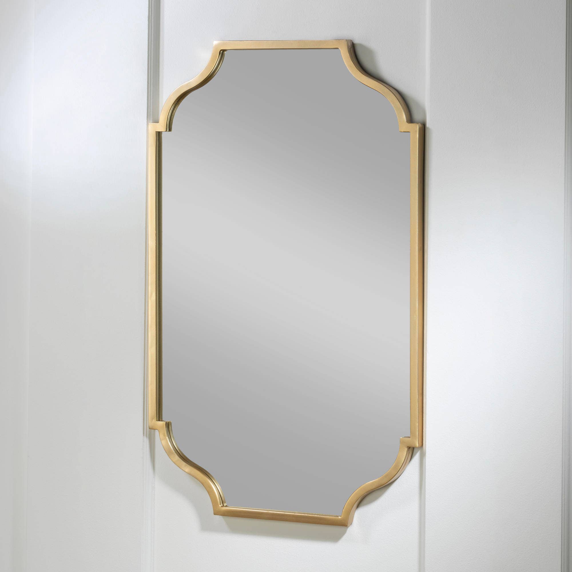 Tripar International - Vendita all'ingrosso Specchi da parete - Specchio da parete con bordi smerlati in metallo4