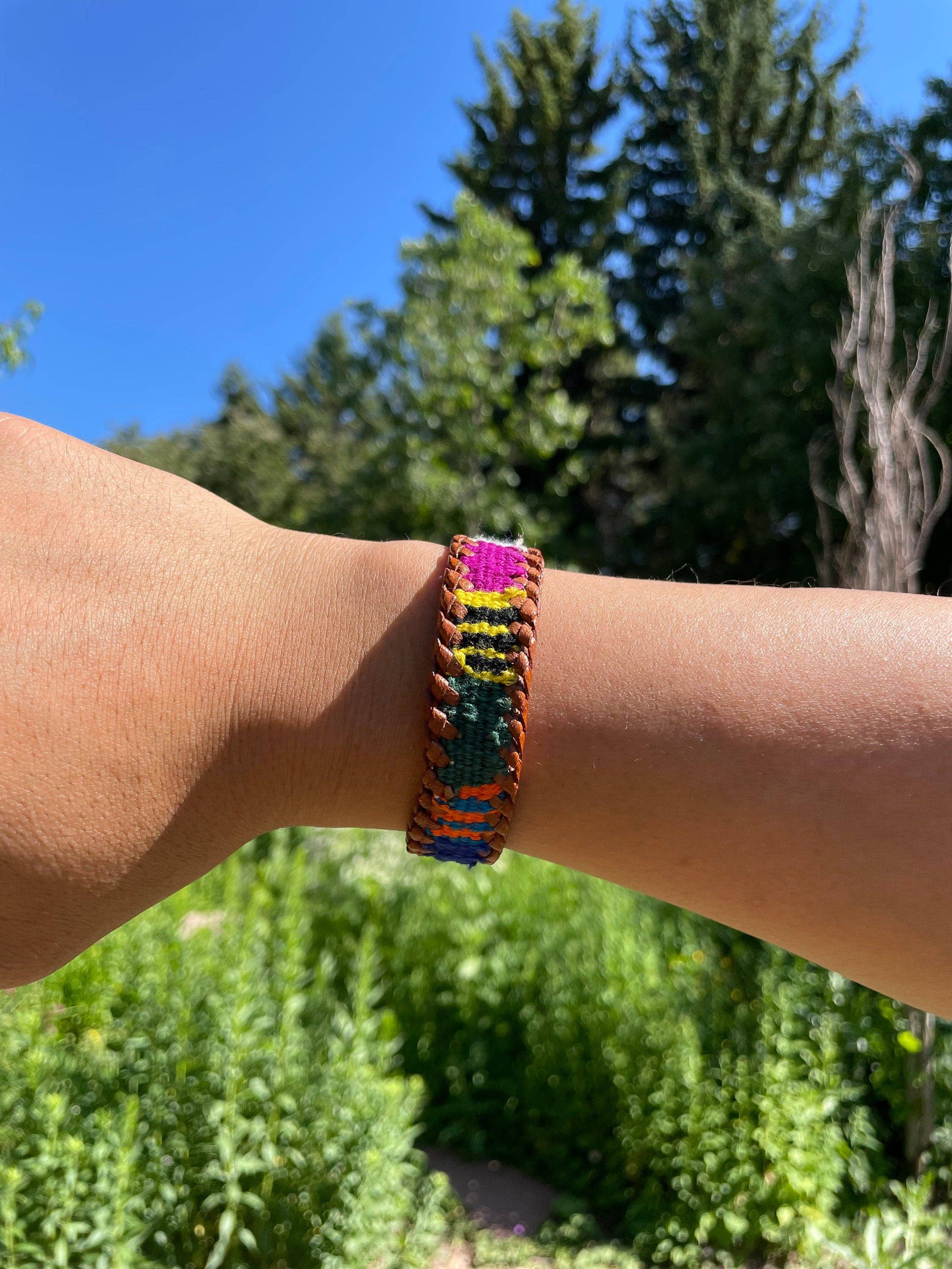 GUATEARTISAN - Vente Bracelet tissé/tressé - Bracelets Huipil en cuir guatémaltèque6