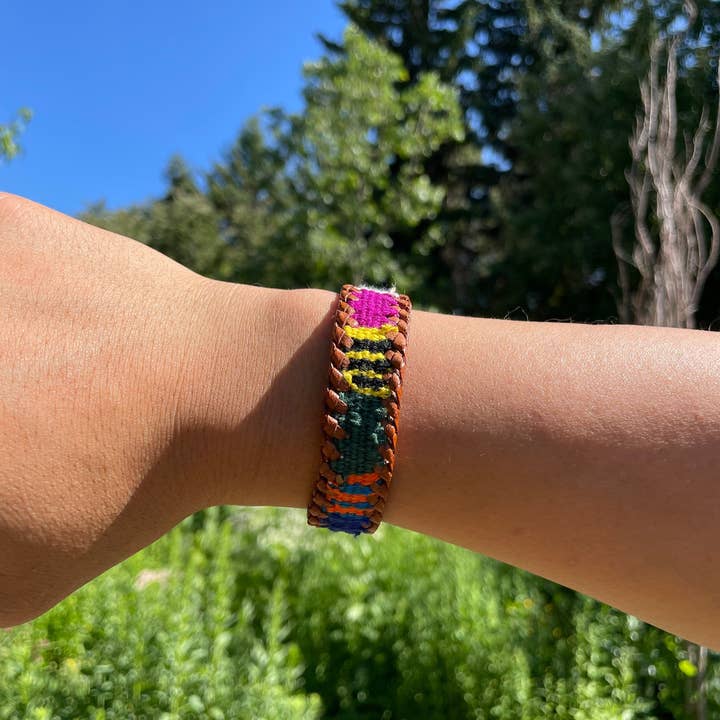 GUATEARTISAN - Vente Bracelet tissé/tressé - Bracelets Huipil en cuir guatémaltèque6