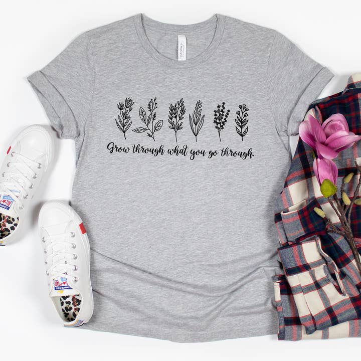 Camiseta Botánica "Crece a Través de lo que Atraviesas" para venta al por mayor de Daily Prints