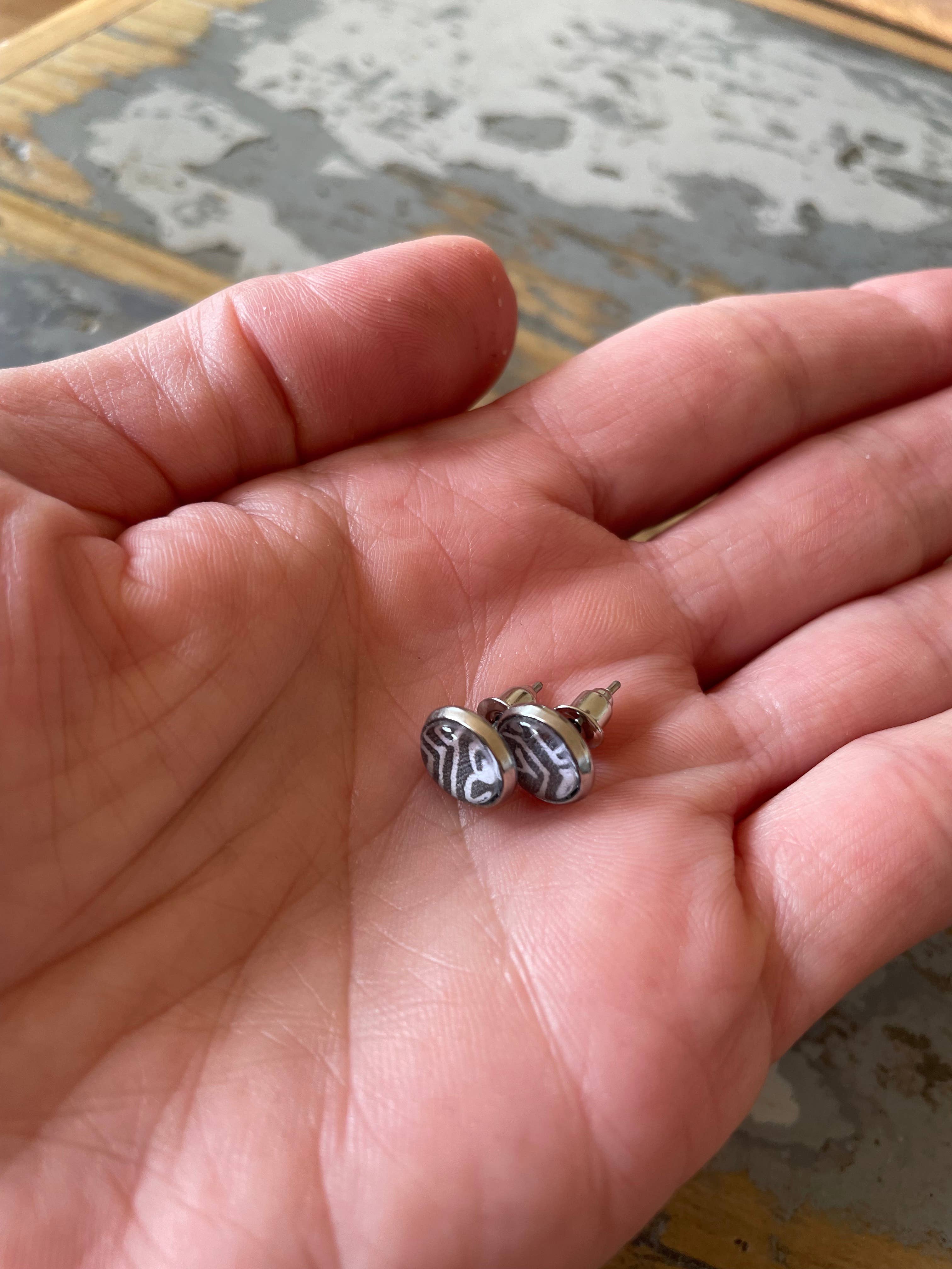 made by Q - Wholesale Stud/Post Earrings - Security Envelope Pattern Earrings3